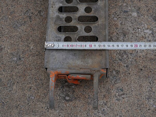 Stahlboden B14, Rohr-Auflage, 250 L x 7,5 H