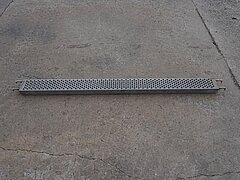 Stahlboden B14, Rohr-Auflage, 200 L x 7,5 H