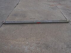 Stahlboden B14, Rohr-Auflage, 300 L x 7,5 H
