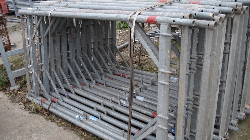 Rux Super 65 Fassadengerüst 56 m² gebraucht · Stahlboden, Feld 3,00 m · Basisausstattung