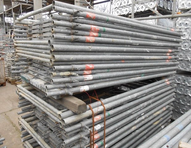 Plettac SL 100 Fassadengerüst 162 m² gebraucht · Holzbohlen, Feld 3,00 m · Vollausstattung gem. AuV des Herstellers