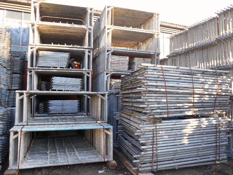Hünnebeck Bosta 100 Fassadengerüst 245 m² gebraucht · Stahlboden, Feld 2,50 m · Basisausstattung