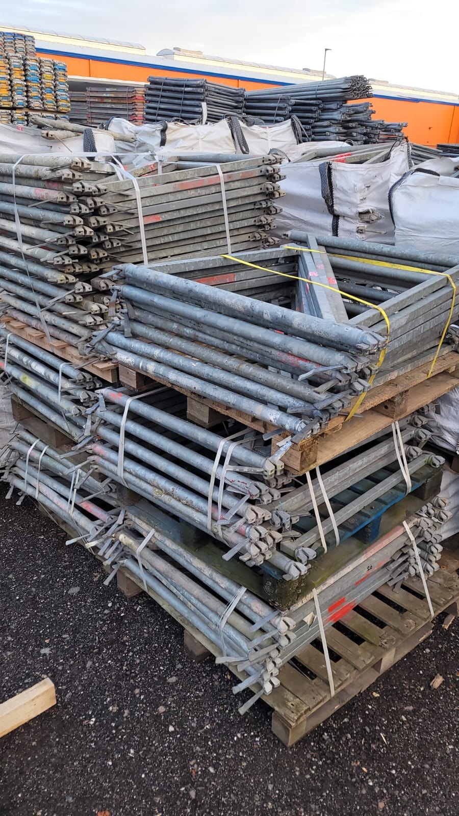 Αρθρωτή σκαλωσιά Plettac contur – Μεγάλη παρτίδα 51.000 m² πλήρης