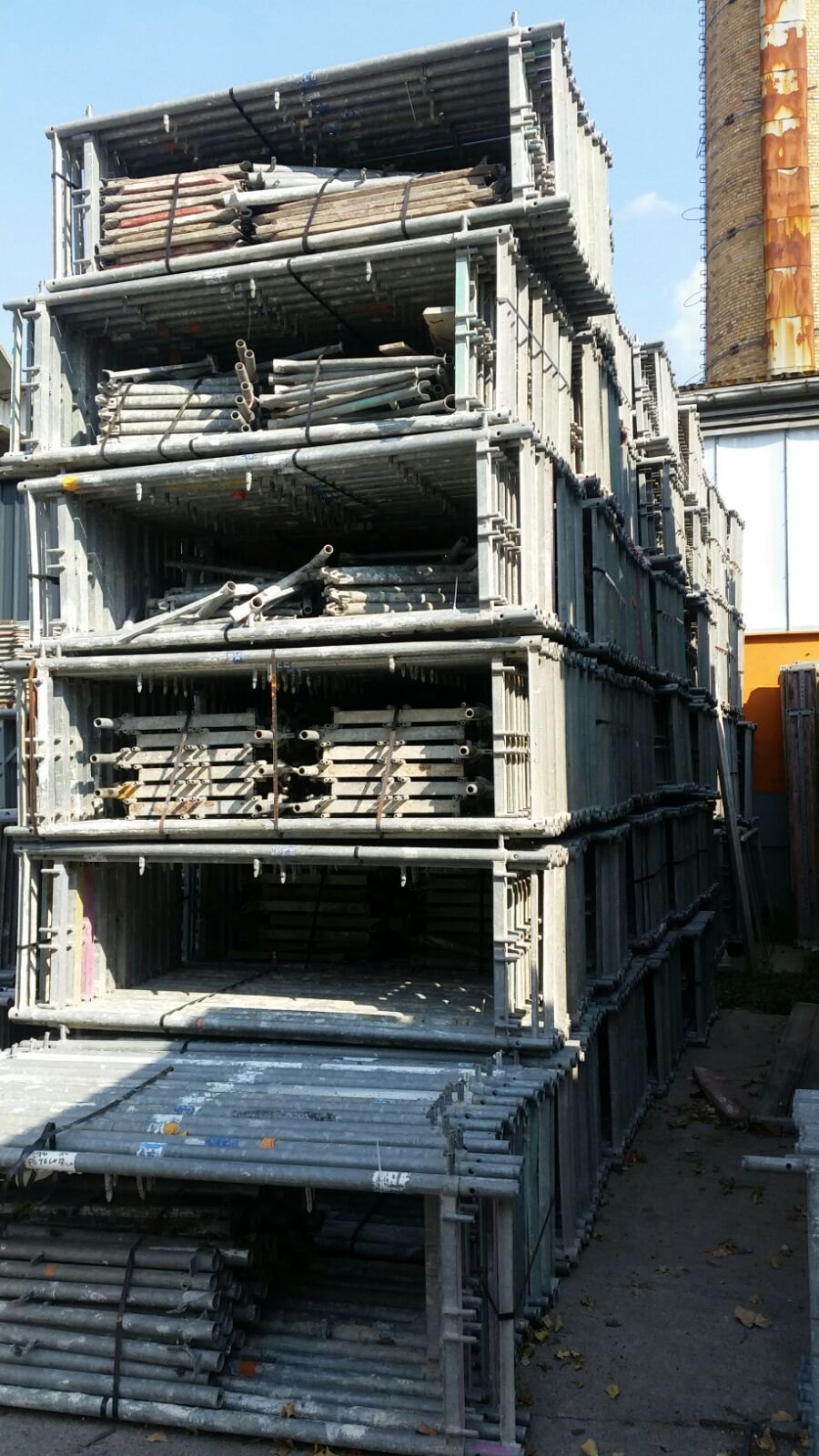 Rux Super 100 Fassadengerüst 521 m² gebraucht · Stahlboden, Feld 3,00 m · Basisausstattung