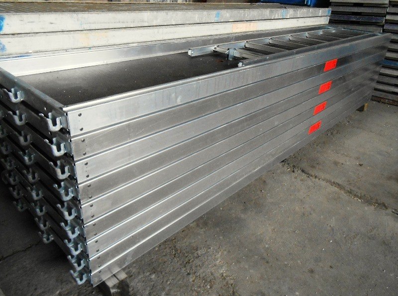 Layher Blitz 100 Fassadengerüst 68 m² gebraucht · Alu-Boden, Feld 2,57 m · Basisausstattung