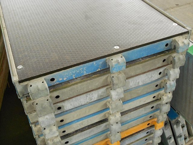 Beläge Layher Blitz, gebraucht – Beispielfoto aus unserem Lager