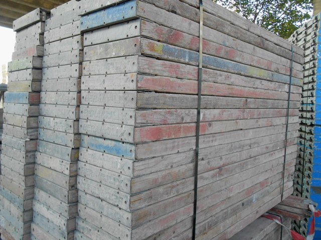 Rux Super 65 Fassadengerüst 34 m² gebraucht · Holzbohlen, Feld 2,50 m · Vollausstattung gem. AuV des Herstellers