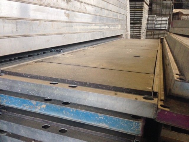 Rux Super 100 Fassadengerüst 304 m² gebraucht · Holzbohlen, Feld 3,00 m · Basisausstattung