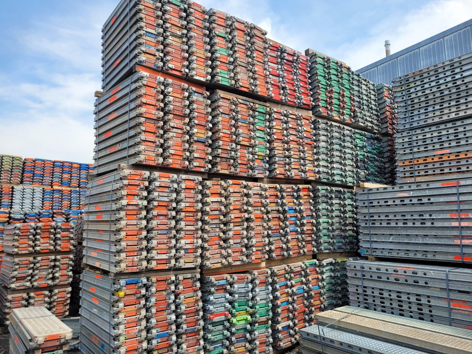 Layher Blitz 70 Fassadengerüst 109 m² gebraucht · Robustboden, Feld 2,57 m · Basisausstattung