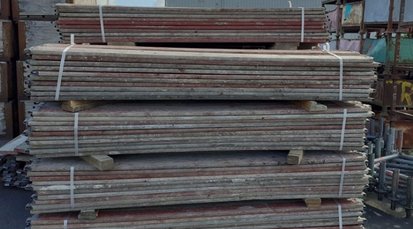 Layher Allround Fassadengerüst 191 m² gebraucht · Stahlböden, Feld 2,57 m, Breite 1,09 m