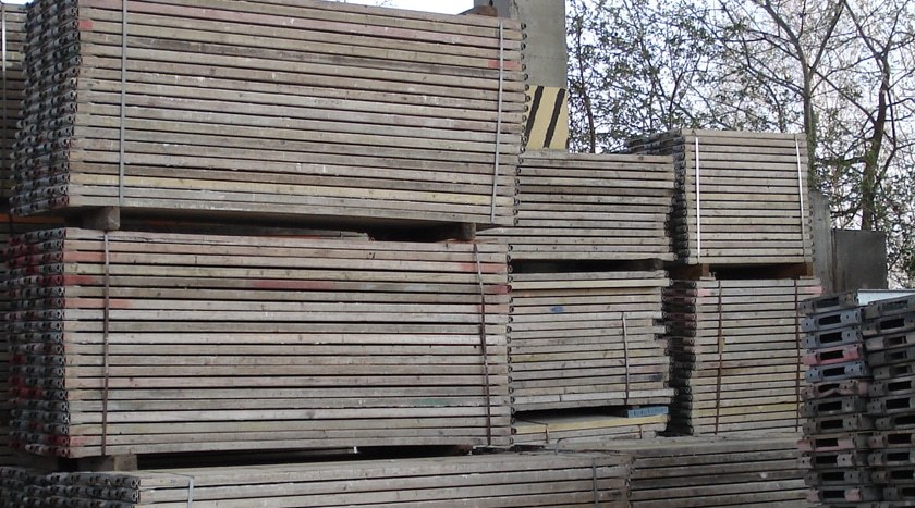 Hünnebeck Bosta 70 Fassadengerüst 34 m² gebraucht · Holzbohlen, Feld 2,50 m · Vollausstattung gem. AuV des Herstellers