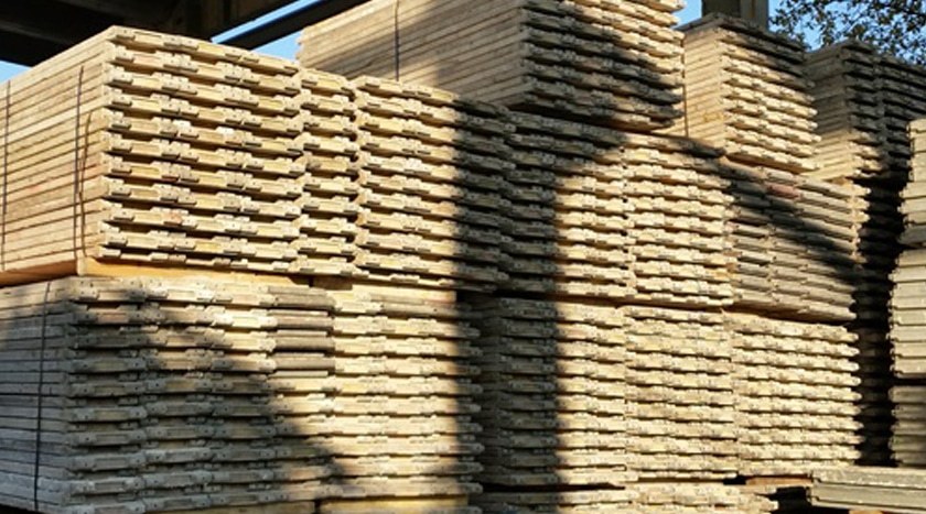 Hünnebeck Bosta 70 Fassadengerüst 34 m² gebraucht · Holzbohlen, Feld 2,50 m · Basisausstattung
