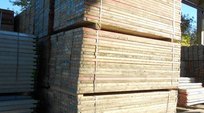 Plettac SL 100 Fassadengerüst 1035 m² gebraucht · Holzbohlen, Feld 2,50 m · Basisausstattung
