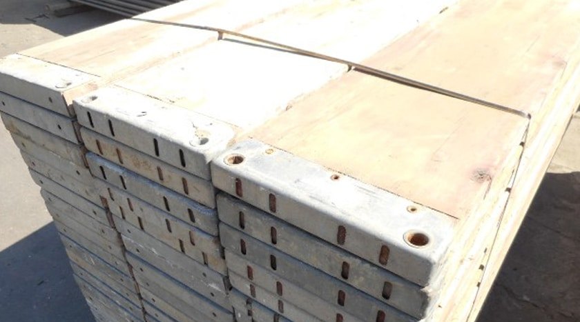 Plettac SL 100 Fassadengerüst 245 m² gebraucht · Holzbohlen, Feld 2,50 m · Basisausstattung