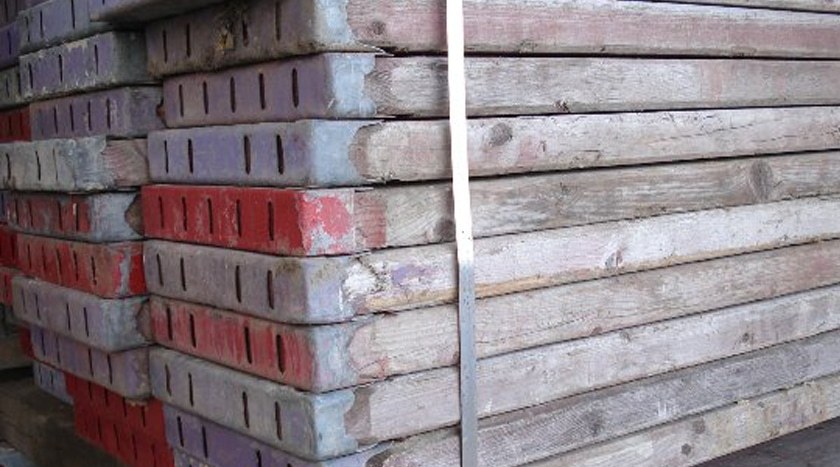 Plettac SL 70 Fassadengerüst 872 m² gebraucht · Holzbohlen, Feld 2,50 m · Basisausstattung