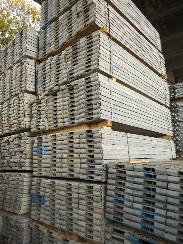 Hünnebeck Bosta 100 Fassadengerüst 1041 m² gebraucht · Stahlboden, Feld 3,00 m · Basisausstattung