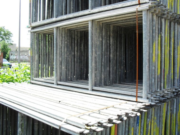 Layher Blitz 100 Dachfanggerüst 133 m² gebraucht · Robustboden, Feld 2,57 m · Basisausstattung