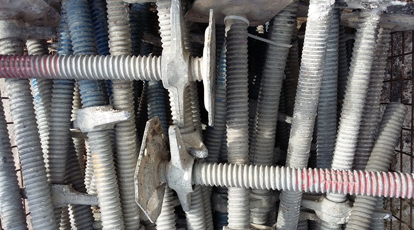 Fußspindeln Layher Blitz, gebraucht – Beispielfoto aus unserem Lager