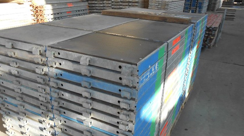 Layher Blitz 70 Dachfanggerüst 132 m² gebraucht · Robustboden, Feld 3,07 m · Basisausstattung
