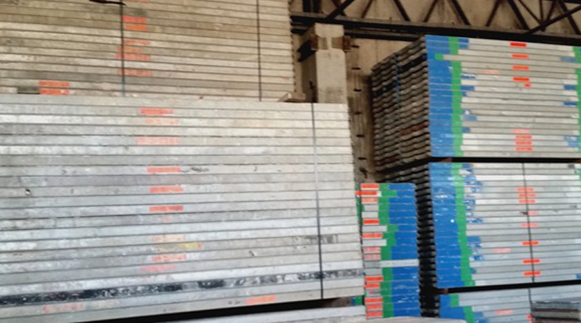 Layher Blitz 100 Dachfanggerüst 122 m² gebraucht · Robustboden, Feld 3,07 m · Vollausstattung gem. AuV des Herstellers