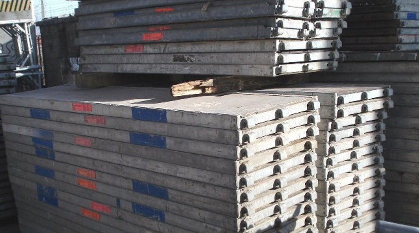 Layher Blitz 70 Dachfanggerüst 158 m² gebraucht · Robustboden, Feld 3,07 m · Basisausstattung