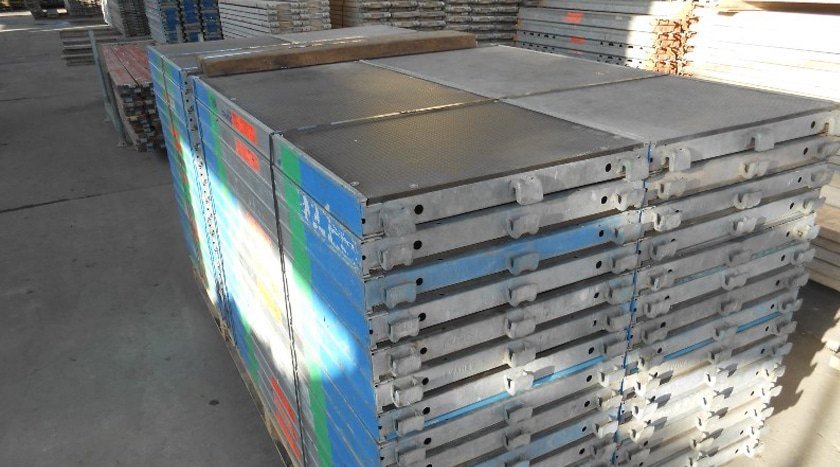 Layher Blitz 70 Dachfanggerüst 155 m² gebraucht · Robustboden, Feld 2,57 m · Basisausstattung