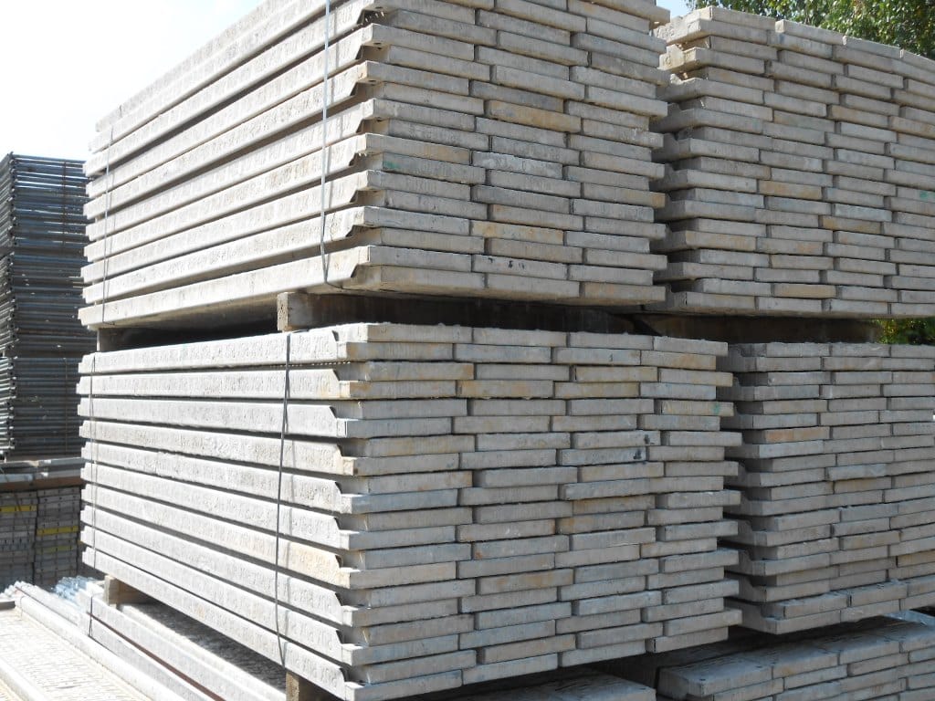 Rux Super 100 Fassadengerüst 358 m² gebraucht · Stahlboden, Feld 3,00 m · Basisausstattung