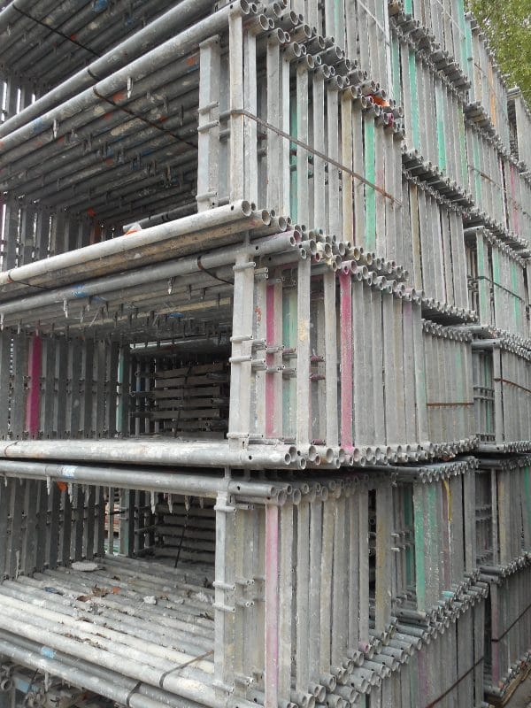 Rux Super 100 Fassadengerüst 106 m² gebraucht · Holzbohlen, Feld 3,00 m · Basisausstattung