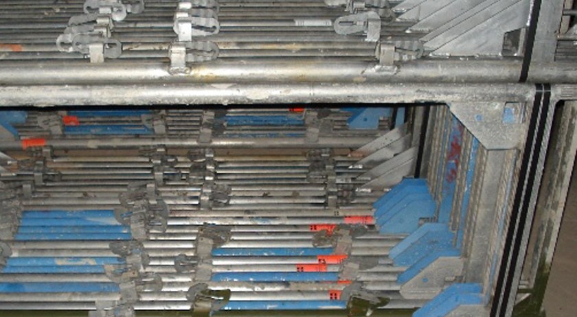 Layher Blitz 100 Dachfanggerüst 142 m² gebraucht · Robustboden, Feld 3,07 m · Vollausstattung gem. AuV des Herstellers