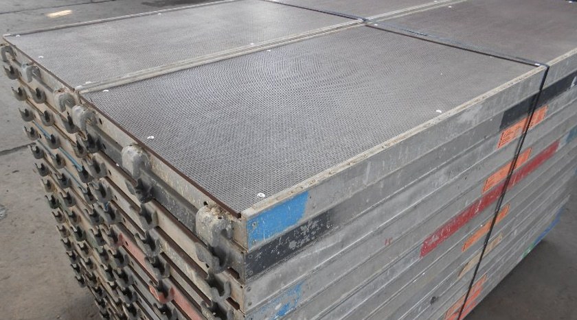 Layher Blitz 100 Dachfanggerüst 66 m² gebraucht · Robustboden, Feld 2,57 m · Basisausstattung