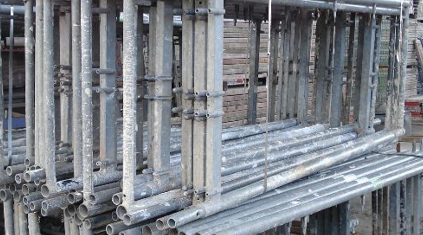 Plettac SL 70 Fassadengerüst 109 m² gebraucht · Holzbohlen, Feld 2,50 m · Basisausstattung