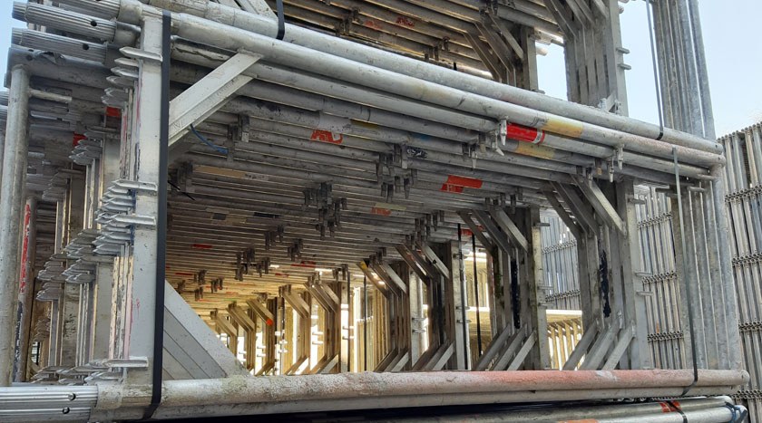 Plettac SL 70 Fassadengerüst 130 m² gebraucht · Holzbohlen, Feld 3,00 m · Basisausstattung
