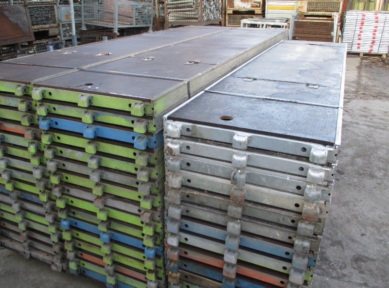 Layher Blitz 100 Dachfanggerüst 142 m² gebraucht · Alu-Boden, Feld 3,07 m · Vollausstattung gem. AuV des Herstellers