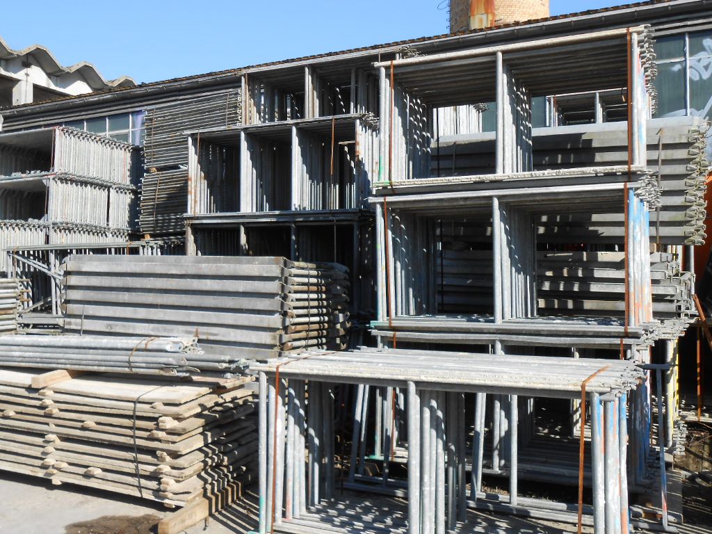 Layher Blitz 70 Fassadengerüst 488 m² gebraucht · Alu-Boden, Feld 3,07 m · Basisausstattung