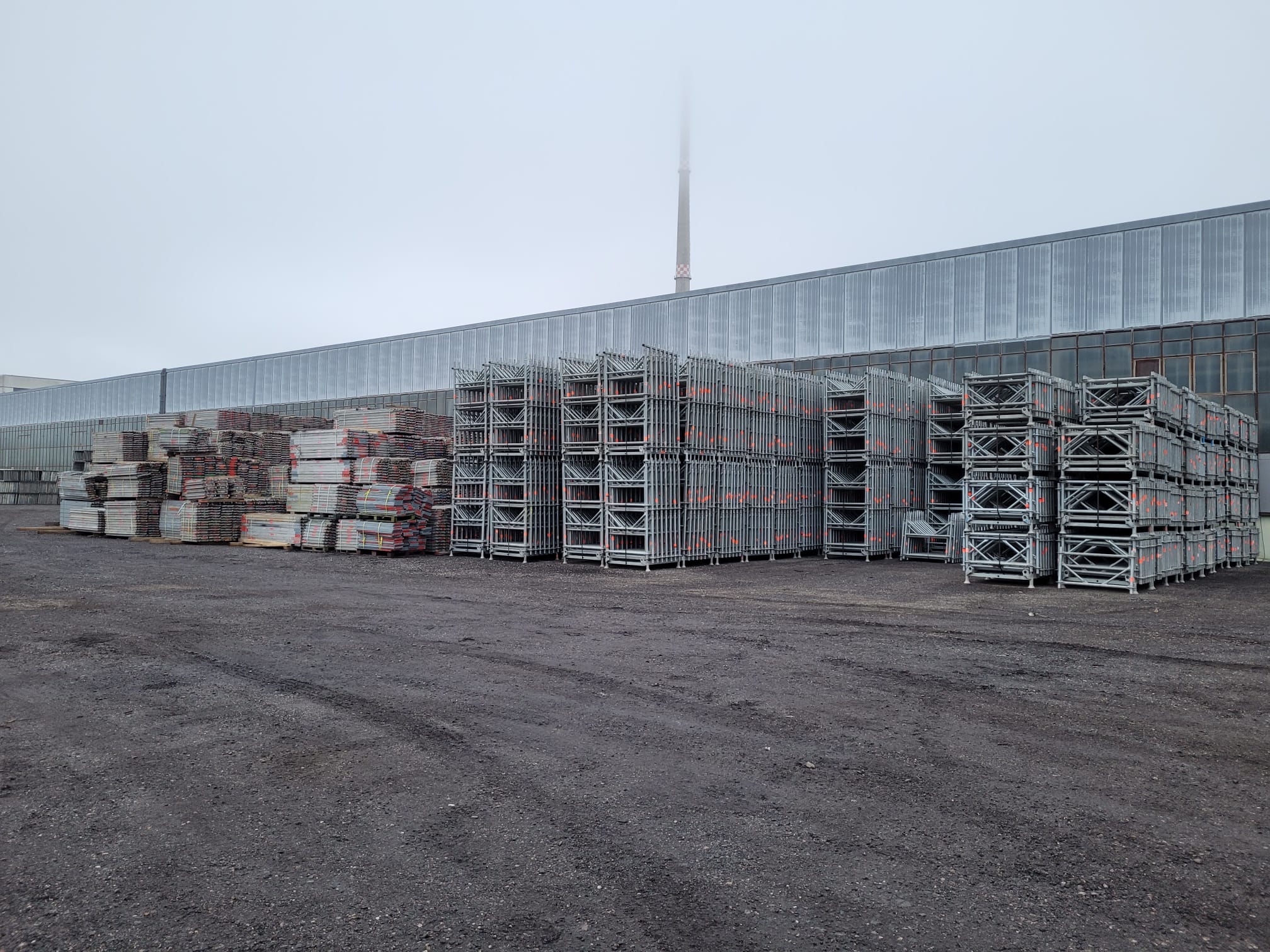 Layher Blitz 100 Fassadengerüst 61 m² gebraucht · Alu-Boden, Feld 3,07 m · Basisausstattung