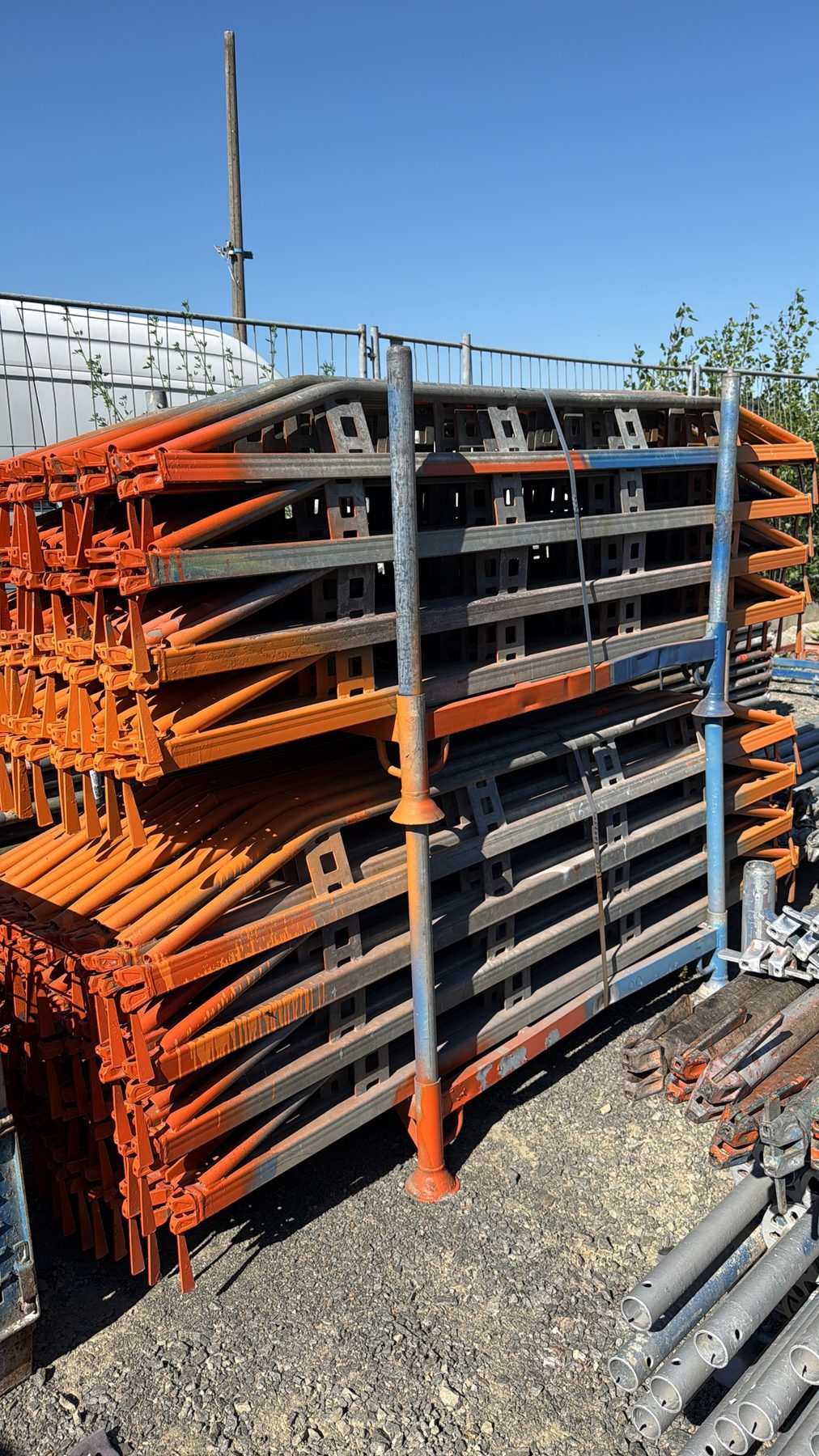 U-Doppelriegel 2,57 m – Großposten 10.000 Stück, Layher und Altrad/Assco gemischt